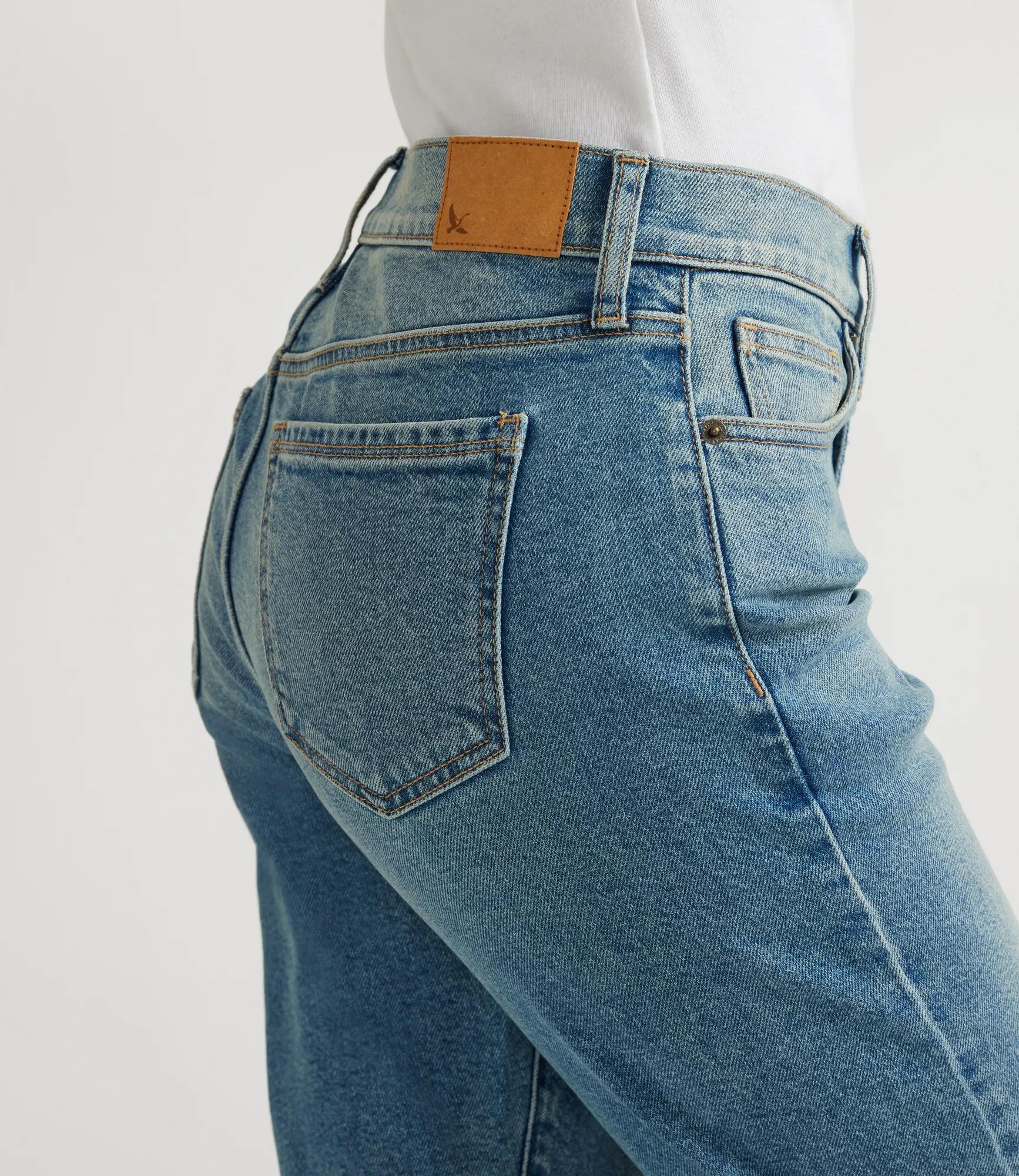 Women's Authentic 90s Boyfriend Relaxed Fit Jeans - Image 9