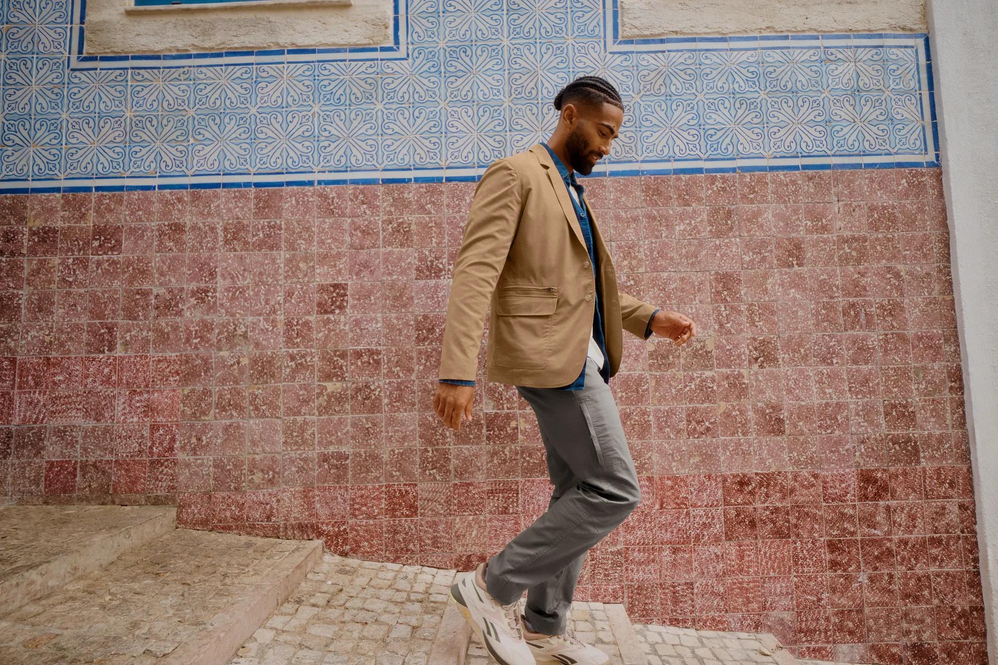 Men's Ultimate Voyager Travel Blazer - Image 11