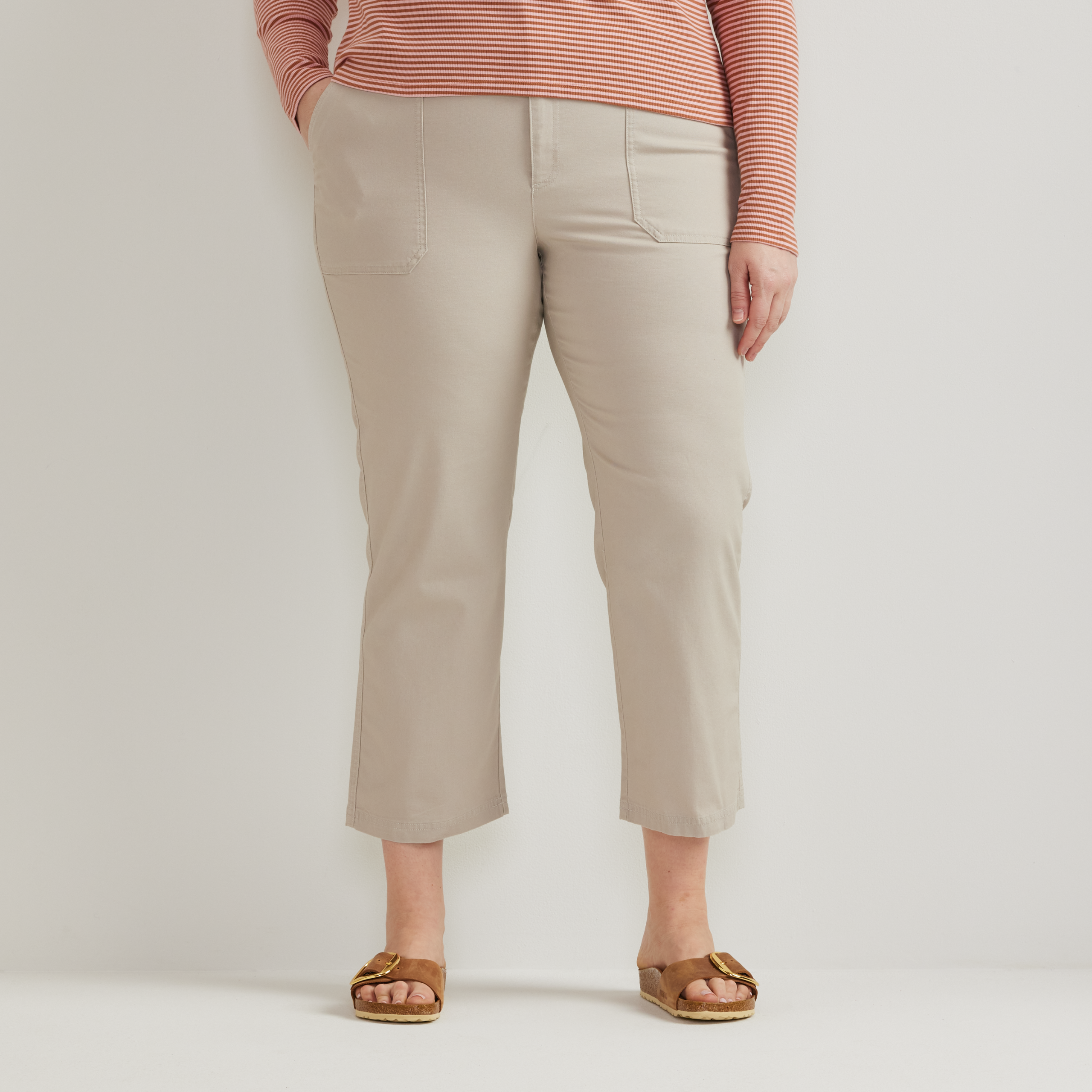 Women's Utility Stretch Canvas Kick Cropped Pants - Image 5