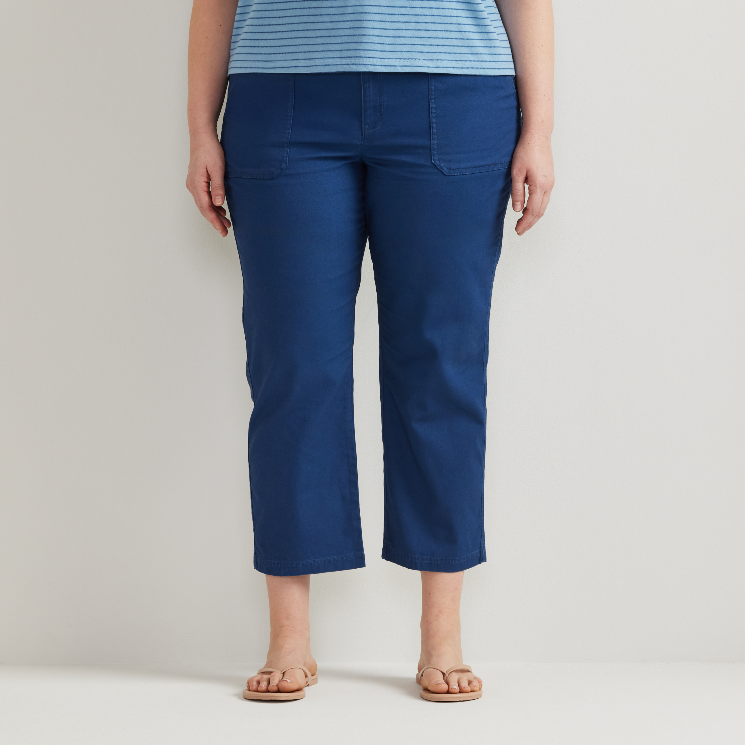 Women's Utility Stretch Canvas Kick Cropped Pants - Image 11
